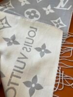 Louis Vuitton gray 100% wool scarf with electronic security chip Size: 186 * 34 cm - Image 8