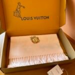 Louis Vuitton New Year pink dragon embroidered patch jacquard 100% wool scarf Size: 186* 34 cm