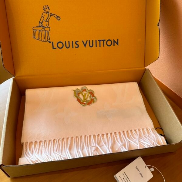 Louis Vuitton New Year pink dragon embroidered patch jacquard 100% wool scarf Size: 186* 34 cm