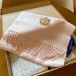 Louis Vuitton New Year pink dragon embroidered patch jacquard 100% wool scarf Size: 186* 34 cm - Image 8