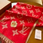 Louis Vuitton New Year's red dragon embroidered patch jacquard pattern 100% wool scarf Size: 186* 34 cm - Image 8