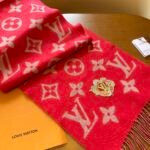 Louis Vuitton New Year's red dragon embroidered patch jacquard pattern 100% wool scarf Size: 186* 34 cm - Image 7