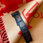 Louis Vuitton New Year's red dragon embroidered patch jacquard pattern 100% wool scarf Size: 186* 34 cm - Image 6