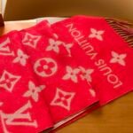 Louis Vuitton New Year's red dragon embroidered patch jacquard pattern 100% wool scarf Size: 186* 34 cm - Image 2