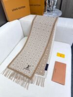 Louis Vuitton 100% lambskin double-sided jacquard khaki scarf Size: 35*200cm - Image 5