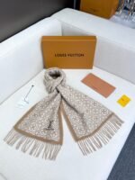 Louis Vuitton 100% lambskin double-sided jacquard khaki scarf Size: 35*200cm