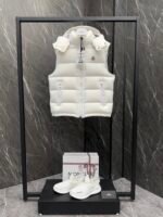 Moncler Bormes short down vest - Image 2