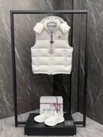 Moncler Bormes short down vest - Image 9