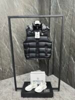 Moncler Bormes short down vest