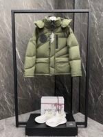 The Moncler Genius Designer Collection Phidon Chestnut Men's and Women's Detachable Hooded Short Down Jacket - Image 2