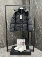 The Moncler Genius Designer Collection Phidon Chestnut Men's and Women's Detachable Hooded Short Down Jacket - Image 2