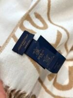 Louis Vuitton 3D Khaki Scarf Size: 200*34cm - Image 8