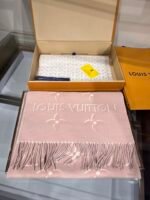 Louis Vuitton 100% wool pink shawl scarf Size: 34*180cm - Image 3
