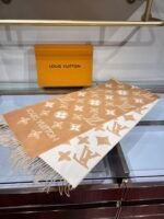 Louis Vuitton 100% wool orange shawl scarf Size: 34*180cm - Image 9