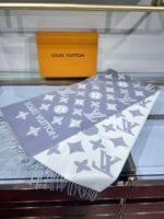 Louis Vuitton 100% wool grey shawl scarf Size: 34*180cm - Image 9