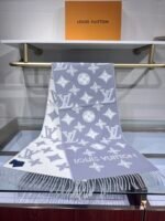 Louis Vuitton 100% wool grey shawl scarf Size: 34*180cm - Image 7