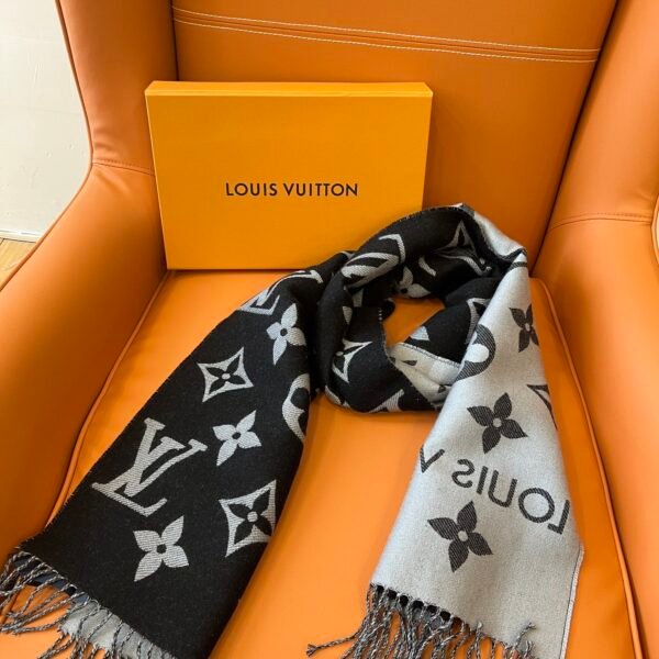 Louis Vuitton black 100% wool scarf with electronic security chip Size: 186 * 34 cm