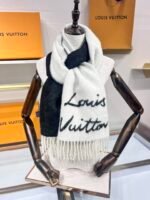 Louis Vuitton textured fringe scarf Size: 25 x 220 cm - Image 4