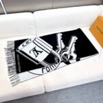 Louis Vuitton pattern high-end warm scarf Size: 45*215cm - Image 5
