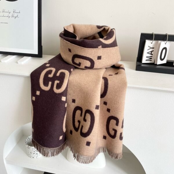 GUCCI jacquard wool scarf Size: 35 * 180 cm