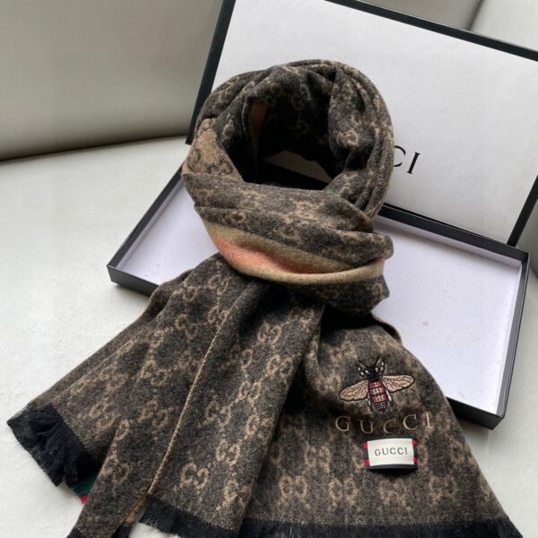 Gucci 100% velvet scarf Size: 32*180cm