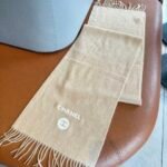 Chanel 100% premium cashmere ripple scarf - Image 7