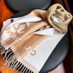 𝐂𝐇𝐀𝐍𝐄𝐋Double-sided color-blocked jacquard scarf Size: 184*34cm - Image 4