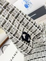 CHANEL wool suit hat three-piece set hat + scarf + gloves  - Image 6