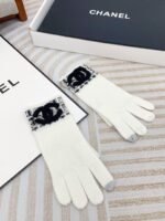 CHANEL wool suit hat three-piece set hat + scarf + gloves  - Image 4