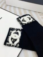 CHANEL wool suit hat three-piece set hat + scarf + gloves - Image 9