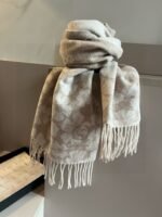Chanel Paris Fashion Show new cashmere Scarf - Image 8