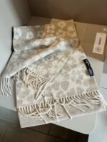 Chanel Paris Fashion Show new cashmere Scarf - Image 3