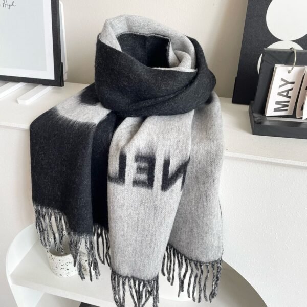 CHANEL cashmere Scarf  Size: 70*200cm