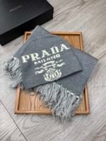 Prada wool two-piece suit 【Hat +Scarf】 - Image 9