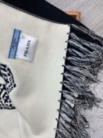 Prada wool two-piece suit 【Hat +Scarf】 - Image 9