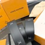Louis Vuitton LV Initiales Blason 40mm Reversible Belt - Image 9