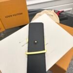 Louis Vuitton LV Initiales Blason 40mm Reversible Belt - Image 4
