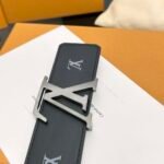 Louis Vuitton LV Initiales Blason 40mm Reversible Belt - Image 6