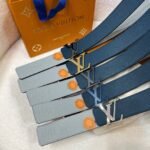 Louis Vuitton LV double-sided two-color lychee pattern belt Width: 4cm - Image 2