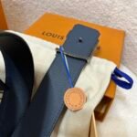 Louis Vuitton LV double-sided two-color lychee pattern belt Width: 4cm - Image 6