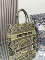 𝗗𝗜𝗢𝗥 Apricot Yellow Tiger 【medium 】 𝗕𝗼𝗼𝗸 𝘁𝗼𝘁𝗲 Shopping Bag - Image 10