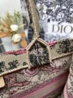 𝗗𝗜𝗢𝗥 Apricot Red Tiger 【Medium】 𝗕𝗼𝗼𝗸 𝘁𝗼𝘁𝗲 shopping bag - Image 7