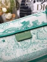 𝗗𝗜𝗢𝗥 Green Tiger 【Medium】 𝗕𝗼𝗼𝗸 𝘁𝗼𝘁𝗲 shopping bag - Image 8