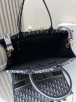 Dior Embroidered Leather With Shoulder Strap 【Large】 Book Tote Shopping Bag - Image 5