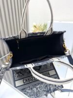 Dior New Blue Tiger Embroidery Leather with Shoulder Strap 【Medium】 Book Tote Shopping Bag - Image 4