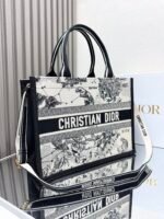 Dior leather and milky white constellation with shoulder strap【medium】book tote shopping bag - Image 2