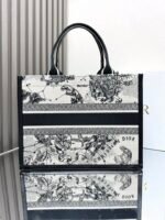 Dior leather and milky white constellation with shoulder strap【medium】book tote shopping bag - Image 3