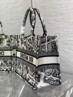 Dior【Medium】Embroidered Shopping Bag - Image 3