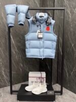 Moncler Cyclone 2-in-1 down jacket - Image 2