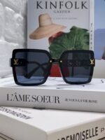 Louis Vuitton 2024 New Unisex Anti-UV Sunglasses - Image 3